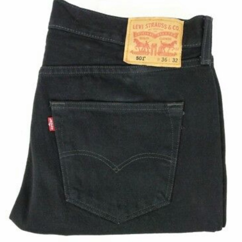 NWOT Men’s Levi’s Black 501 36x32 jeans!